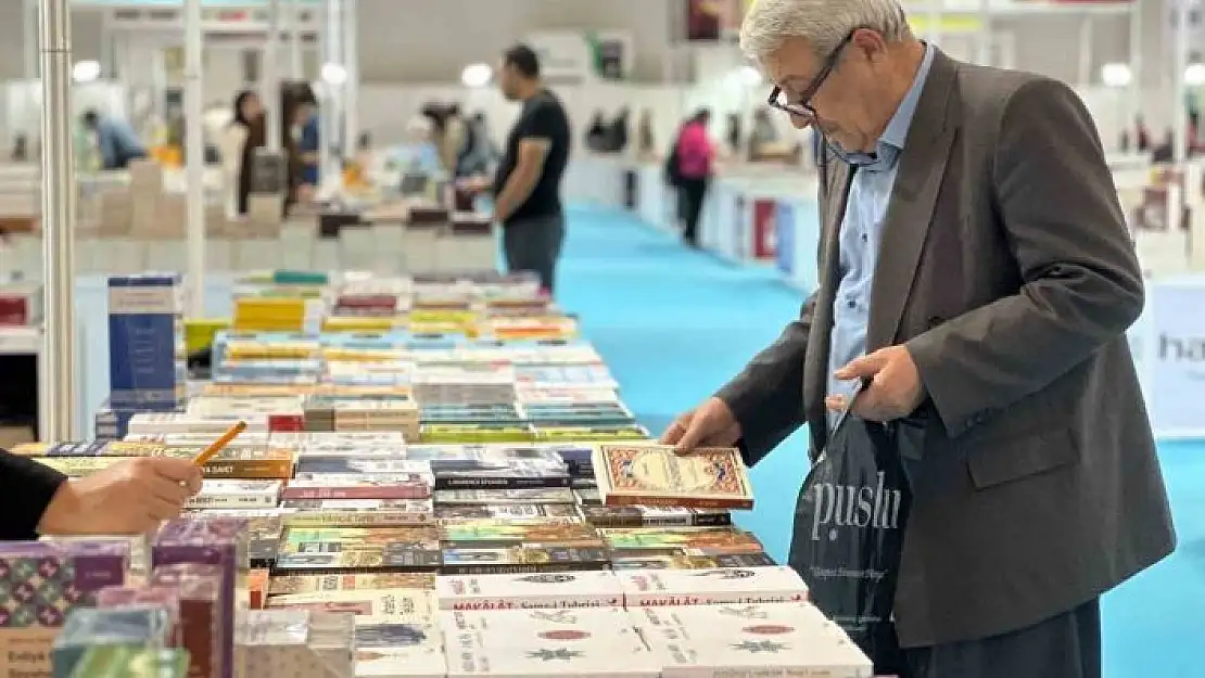 'Elazığ´da 4. Kitap Fuarı kapılarını ziyaretçilere açtı'