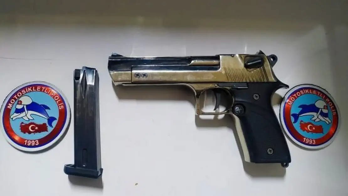 'Elazığ´da 49 yıl kesinleşmiş hapis cezası bulunan 2 zanlı yakalandı'