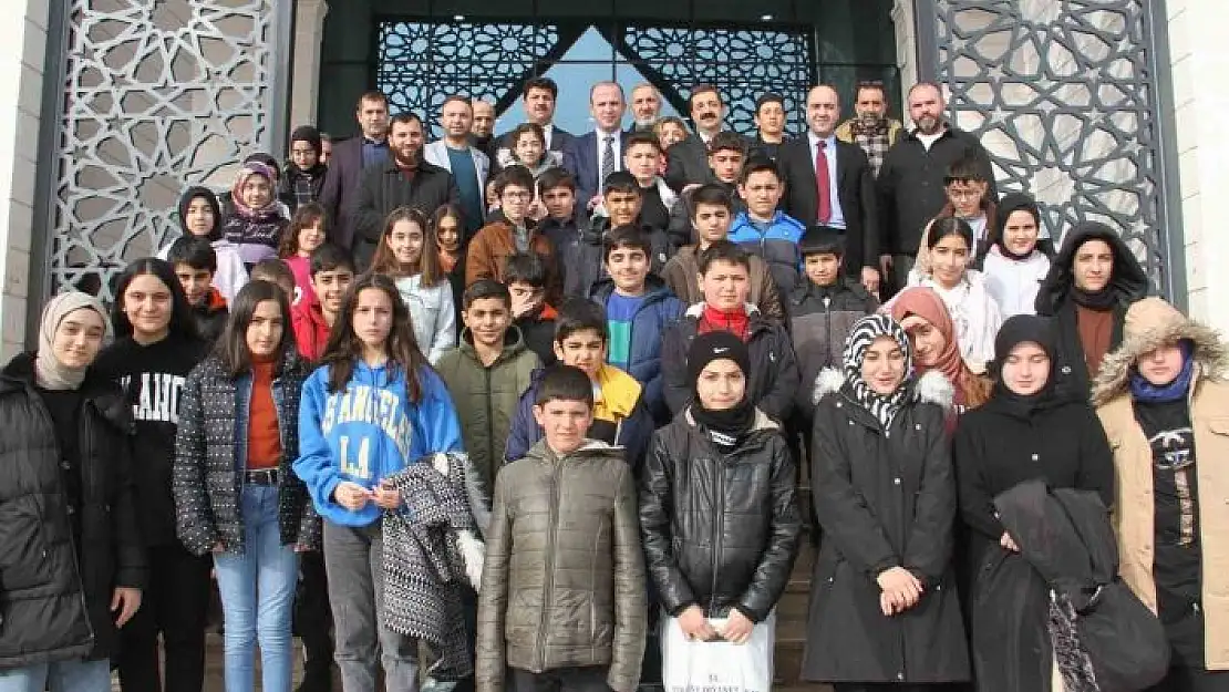 'Elazığ´da 65 öğrenci ''Gençliğe Değer'' kampında buluştu'
