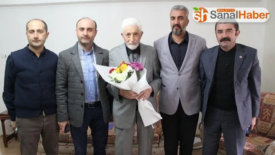 Elazığ'da 86 yaşındaki emekli öğretmen unutulmadı