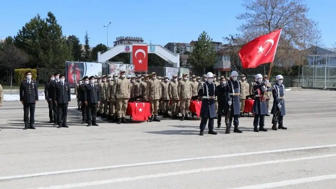 'Elazığ´da acemi erler yemin etti'