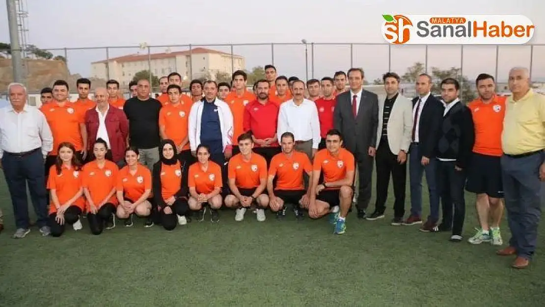Elazığ'da amatör spor kulüplerine 850 bin TL'lik malzeme desteği