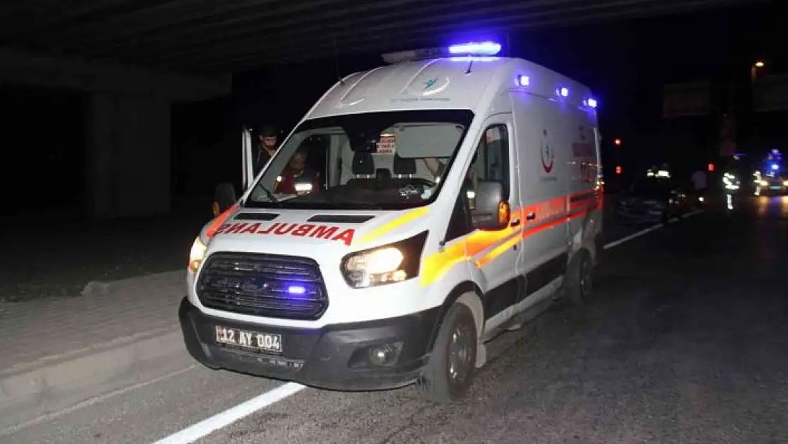 'Elazığ´da ambulans ile otomobil çarpıştı: 2 yaralı'