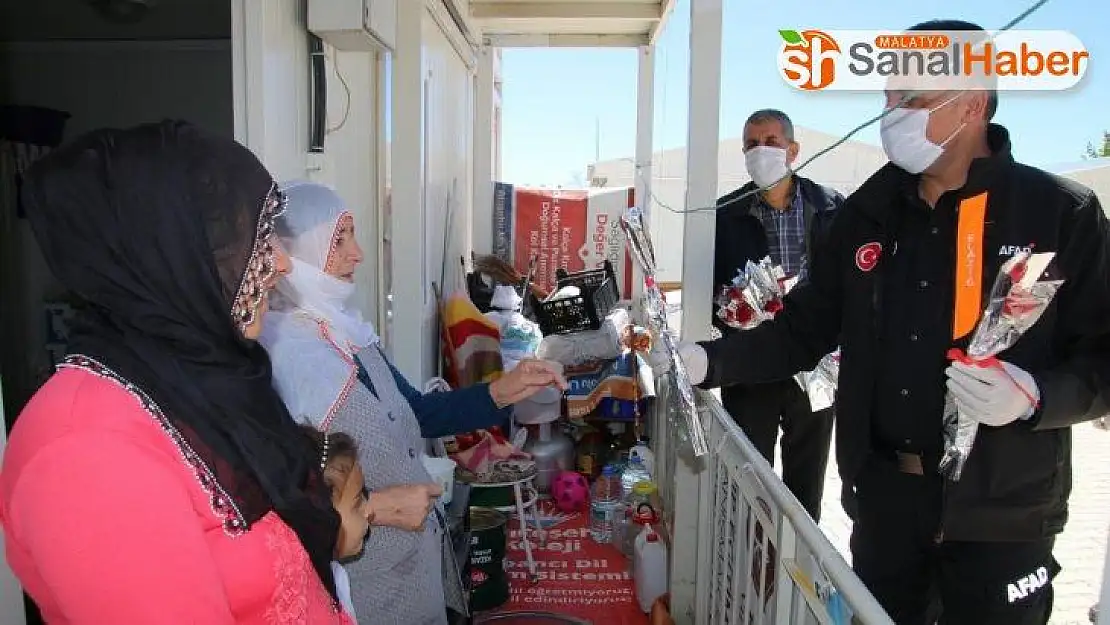 Elazığ'da Anneler Günü ziyaretleri