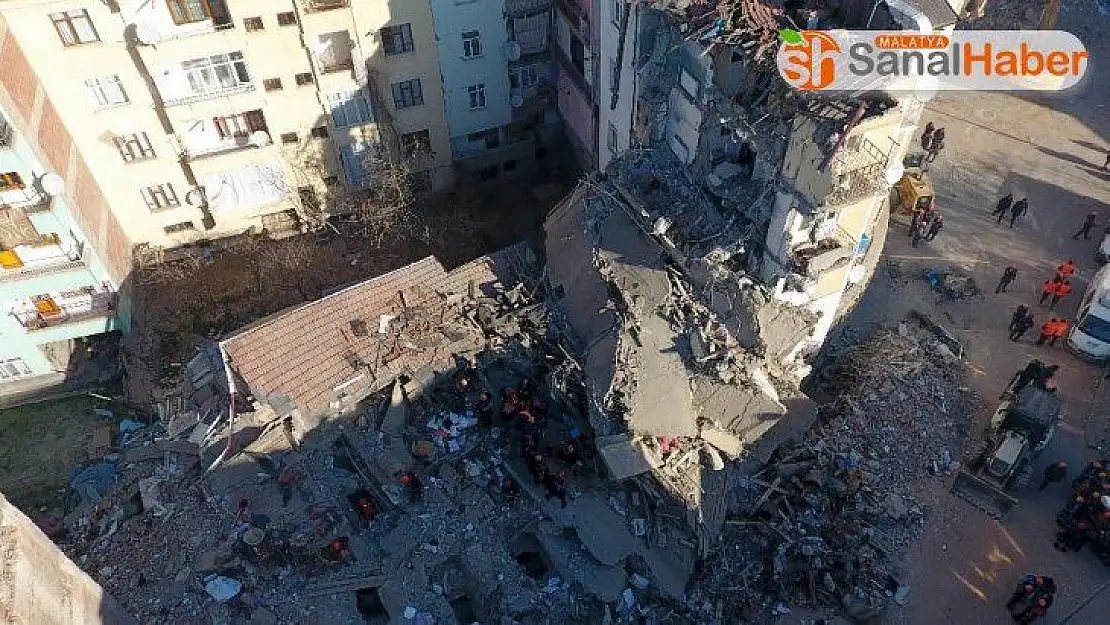Elazığ'da arama kurtarma çalışmaları drone ile görüntülendi