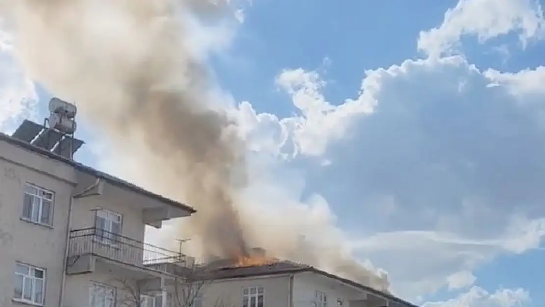 'Elazığ´da çatı yangını korkuttu'