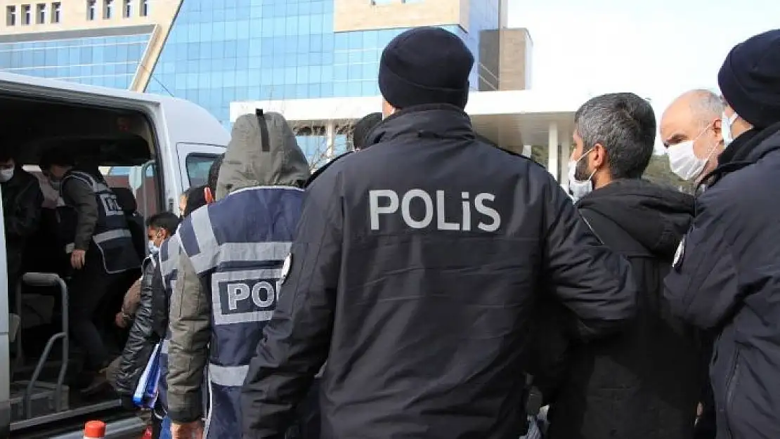 'Elazığ´da çeşitli suçlardan aranan 7 şüpheli yakalanıp tutuklandı'
