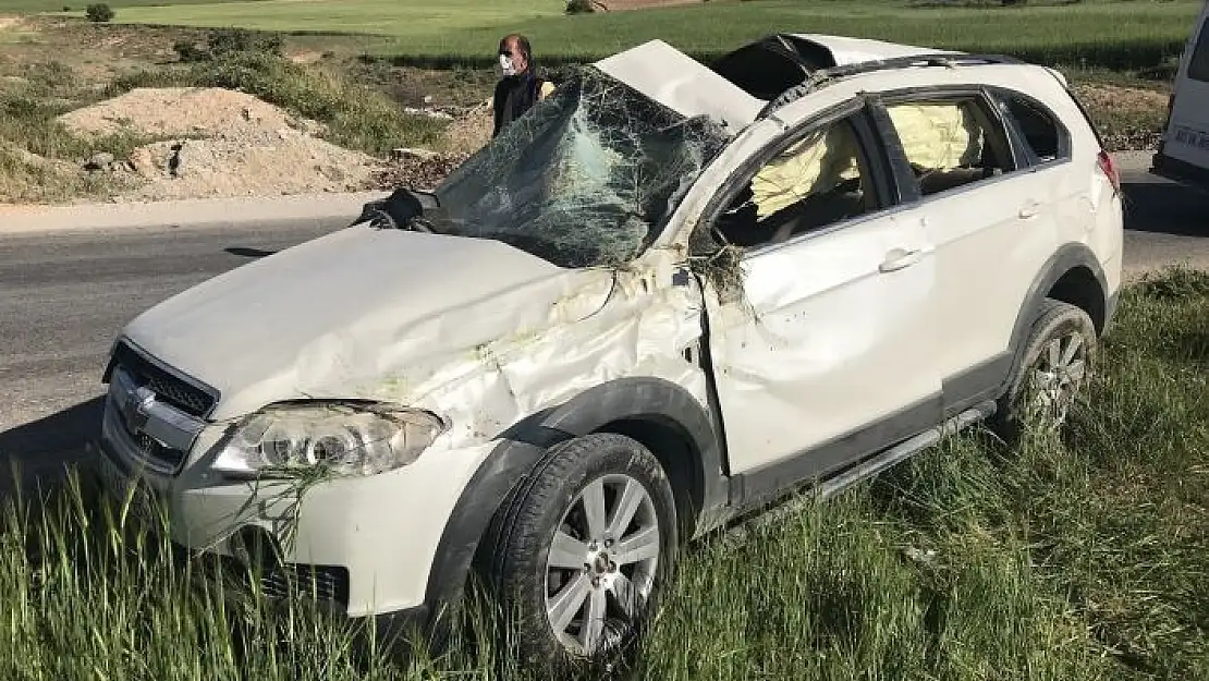 'Elazığ´da cip takla attı, 1´i ağır 3 yaralı'