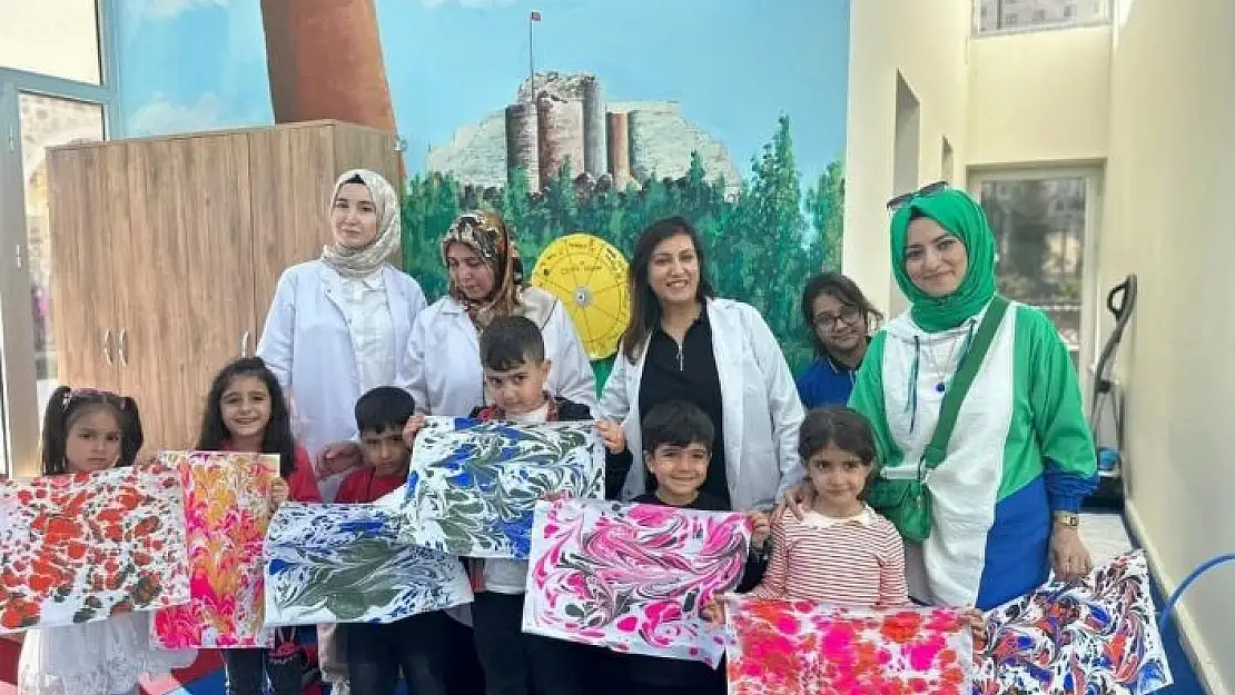'Elazığ´da çocuklar ebru sanatı ile tanıştı'