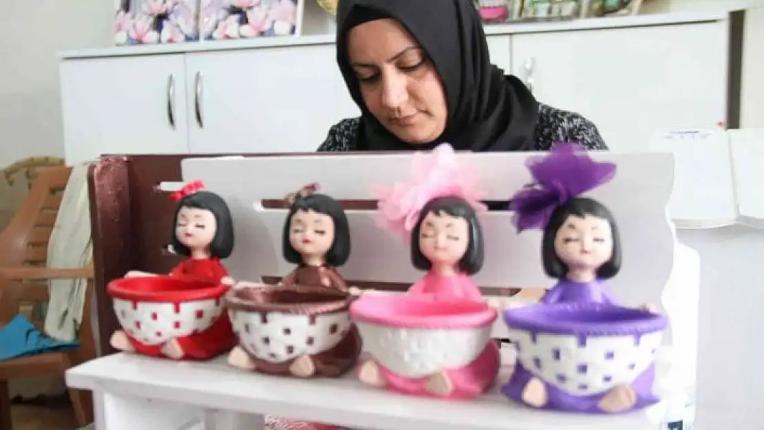 'Elazığ´da el sanatları kursu kadınlara hem terapi hem de gelir kaynağı oldu'