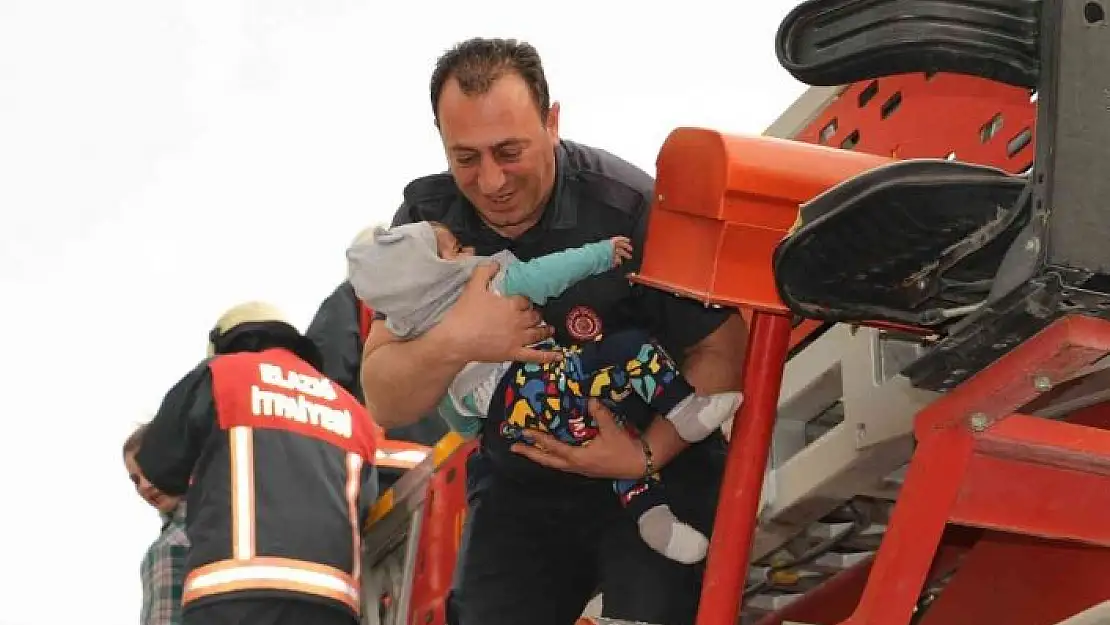 'Elazığ´da ev yangını: 6 kişi itfaiye tarafından kurtarıldı'