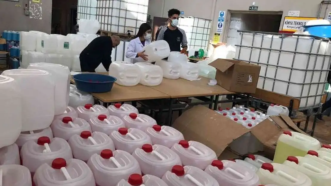 'Elazığ´da fabrika gibi okul: Öğretmen ve öğrenciler el ele verdi hijyen malzemesi üreterek 3 milyon lira ciroya ulaşıldı'