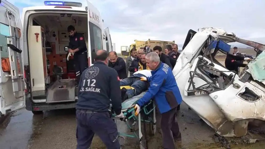 'Elazığ´da feci kaza: 2 ağır yaralı'