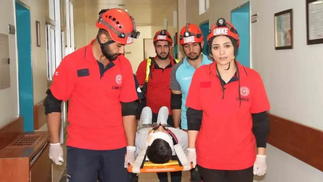 'Elazığ´da gerçeği aratmayan deprem ve yangın tatbikatı'