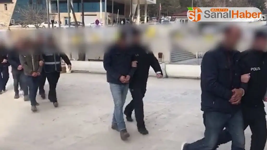 Elazığ'da hasarlı binalardan hırsızlığa 6 tutuklama