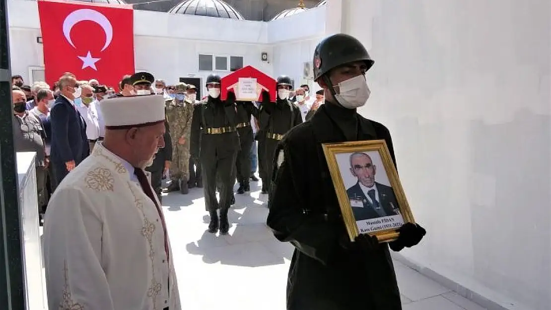 'Elazığ´da hayatını kaybeden Kore gazisi son yolculuğuna uğurlandı'