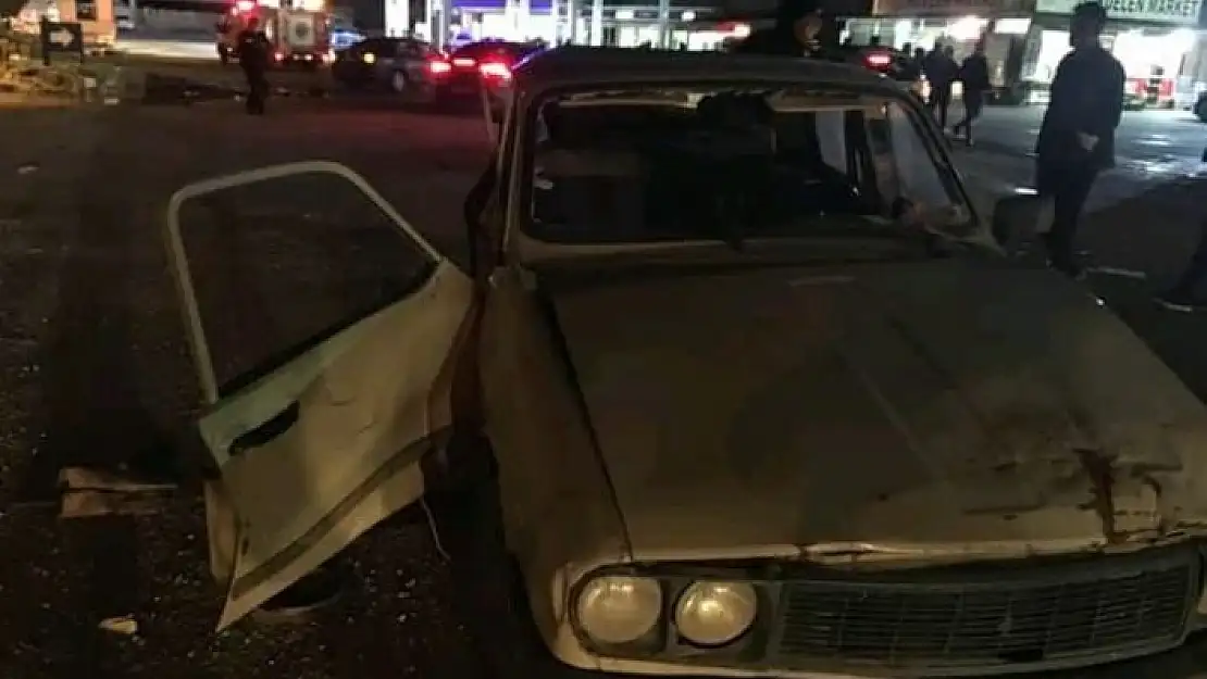 'Elazığ´da iki otomobil çarpıştı: 4 yaralı'