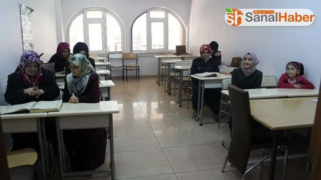 Elazığ'da işitme engelliler, İşaret diliyle Kur'an-ı Kerim öğreniyor