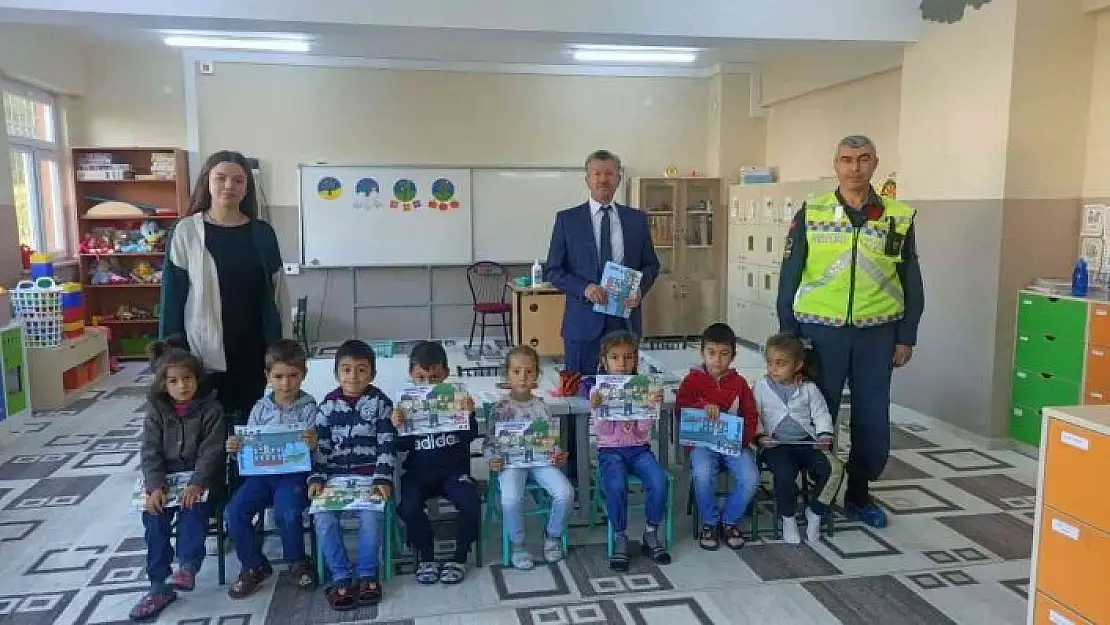 'Elazığ´da jandarma, trafik güvenliği eğitimi verdi'