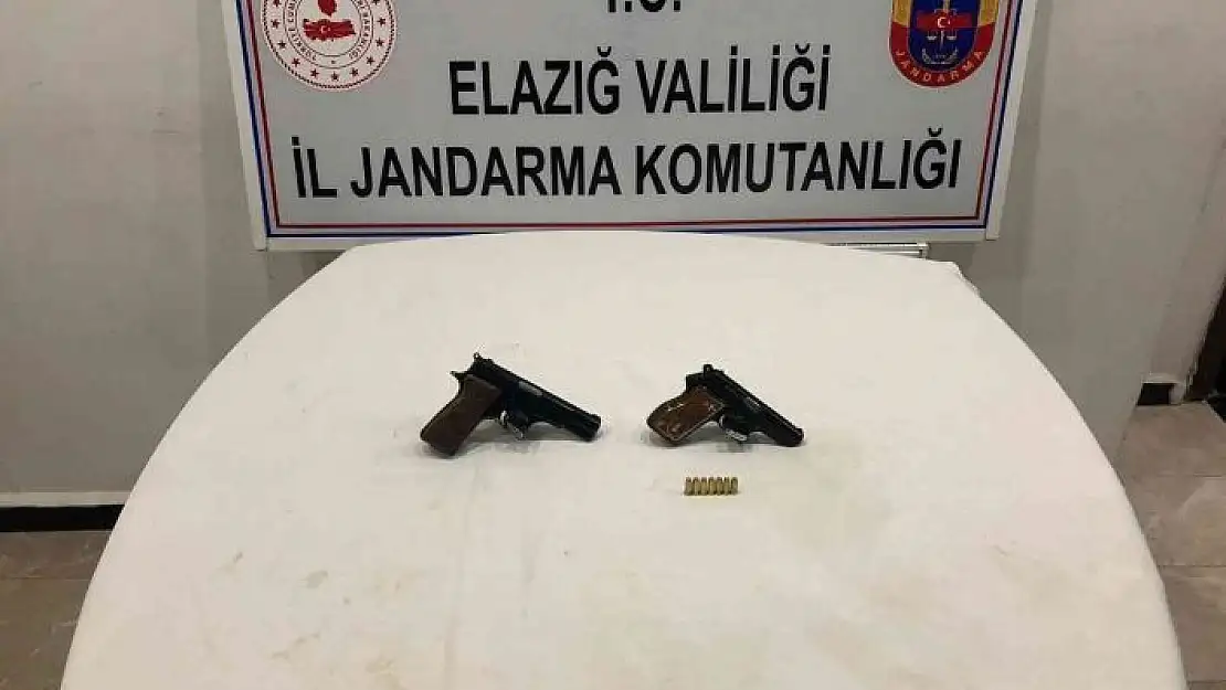 'Elazığ´da  JASAT, 2 adet ruhsatsız tabanca ele geçirdi'
