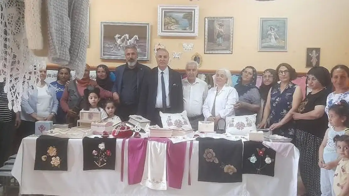 'Elazığ´da kadınların el emekleri görücüye çıktı'