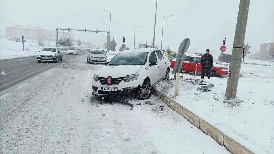 'Elazığ´da kar yağışından dolayı ekipler seferber oldu'