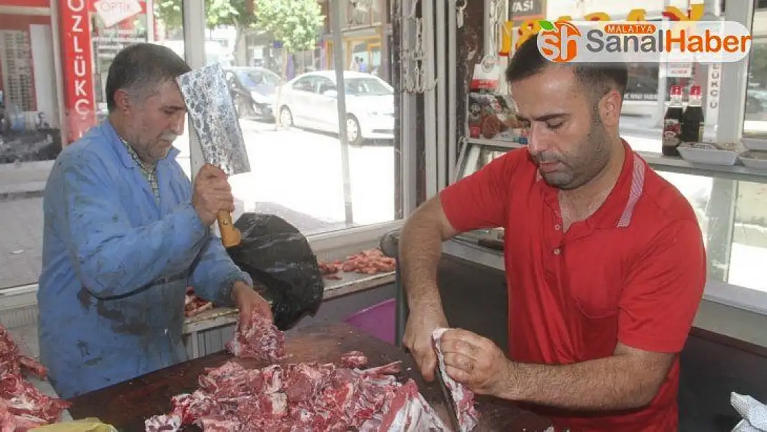 Elazığ'da kasapların kıyma mesaisi