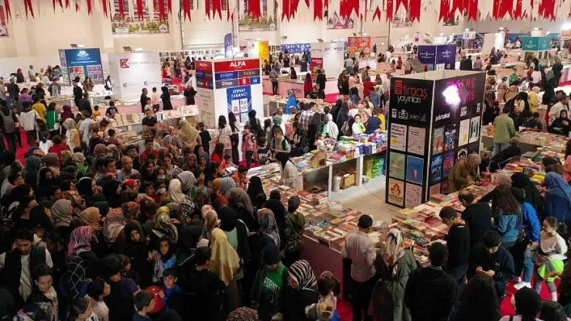 'Elazığ´da ''Kitap Fuarı'' yoğun katılımla açıldı'