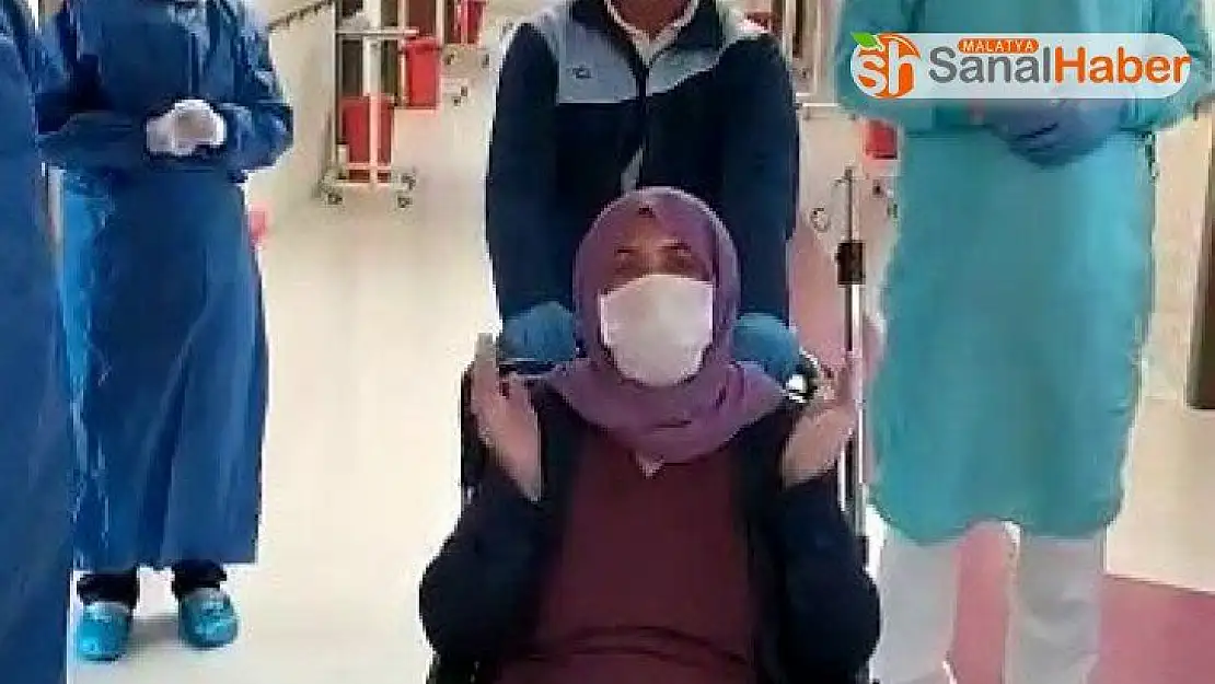 Elazığ'da koronayı yenen hasta alkışlarla taburcu edildi