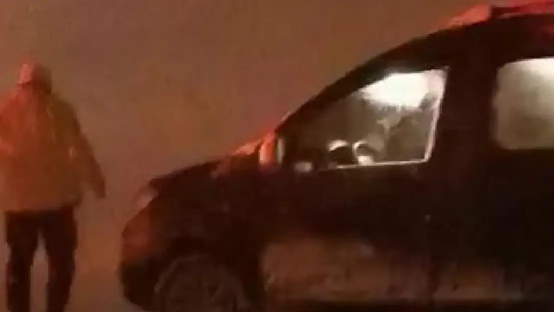 'Elazığ´da mahsur kalan vatandaşların imdadına polis ekipleri yetişti'