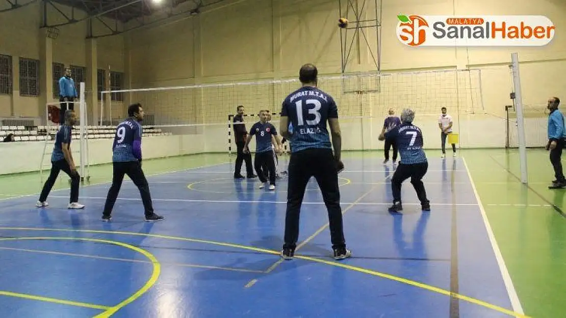 Elazığ'da Mehmet Akif İnan anısına voleybol turnuvası