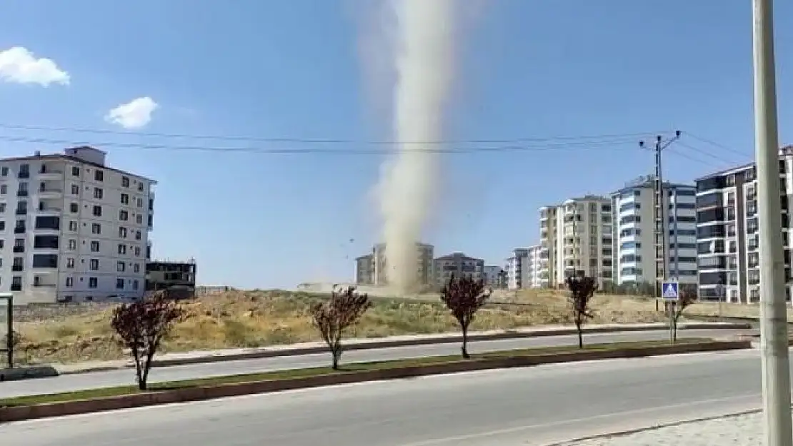 'Elazığ´da mini ´hortum´ kameralara yansıdı'