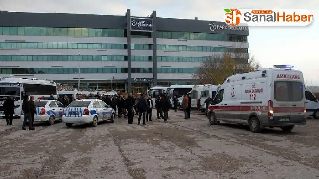 Elazığ'da mini terminalde bıçakla kavga: 2 yaralı