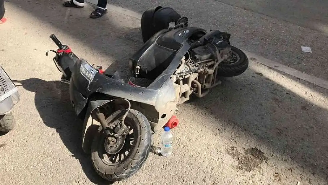 'Elazığ´da motosiklet otomobille çarpıştı: 1 yaralı'