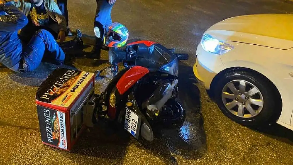 'Elazığ´da motosikletli kurye ile otomobil çarpıştı: 1 yaralı'