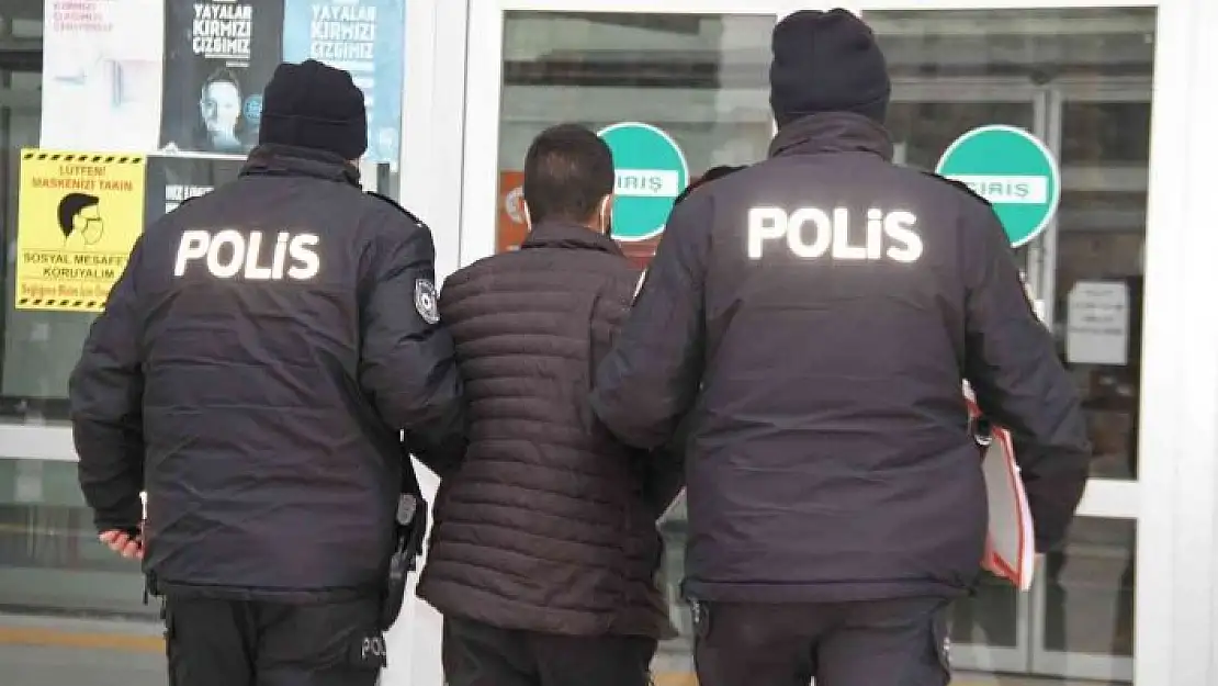 'Elazığ´da oto teyp hırsızı yakalandı'