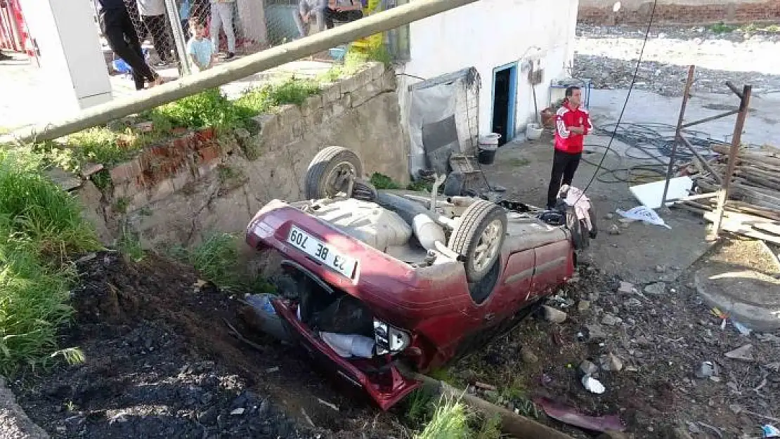 'Elazığ´da otomobil bahçeye uçtu: 5 yaralı'
