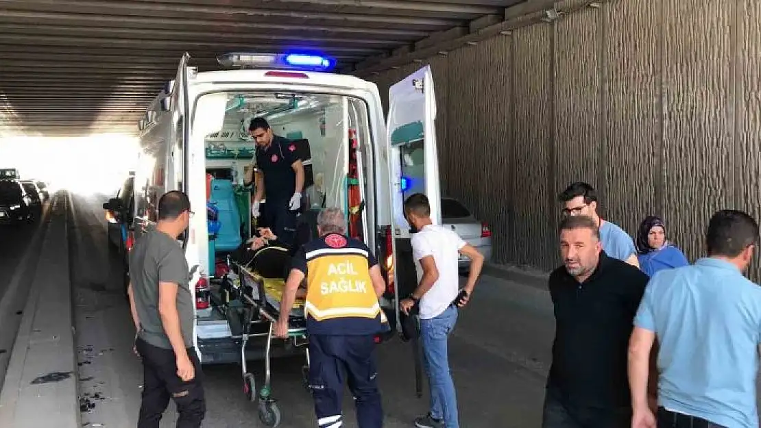 'Elazığ´da otomobil ile motosiklet çarpıştı: 1 yaralı'