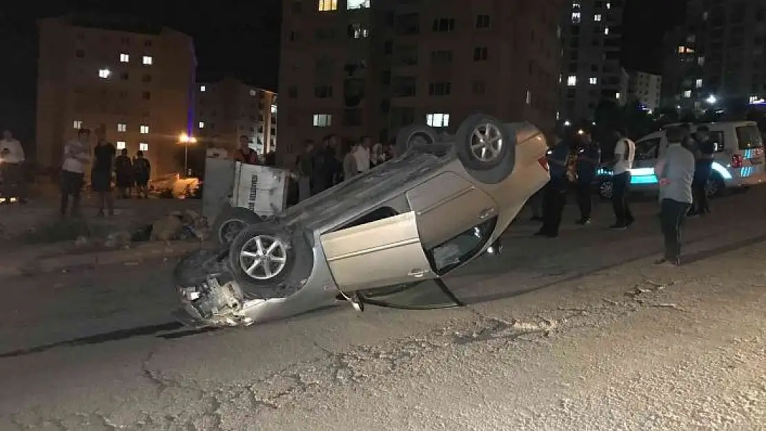 'Elazığ´da otomobil takla attı: 4 yaralı'