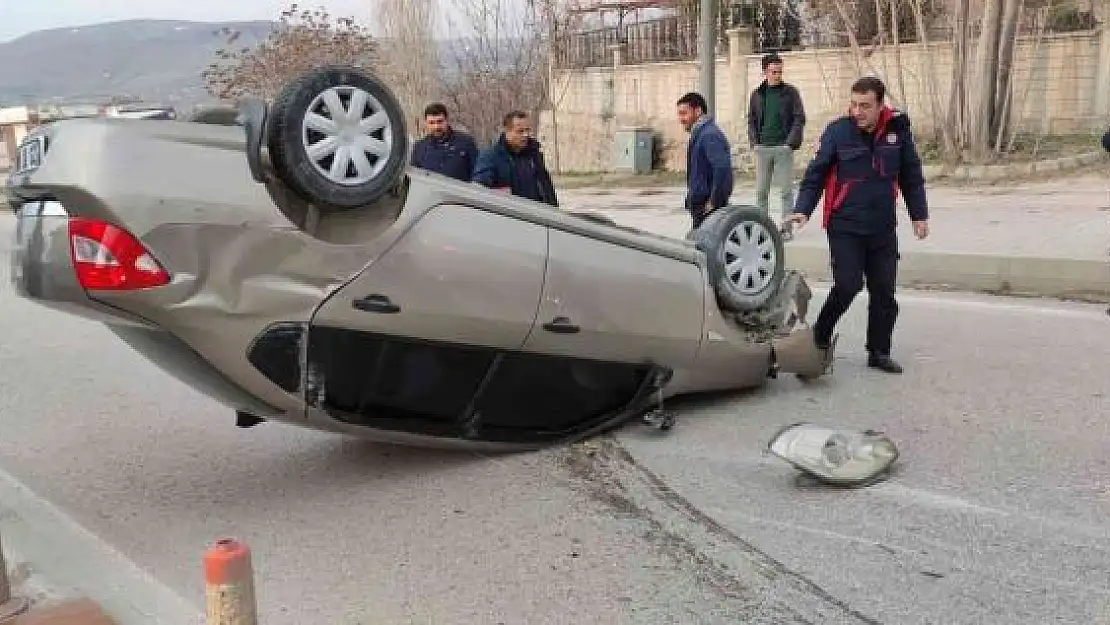 'Elazığ´da otomobil ters döndü: 1 yaralı'