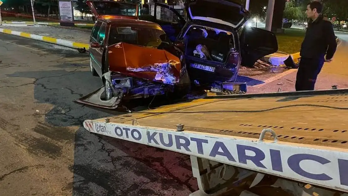 'Elazığ´da otomobiller çarpıştı: 1 yaralı'