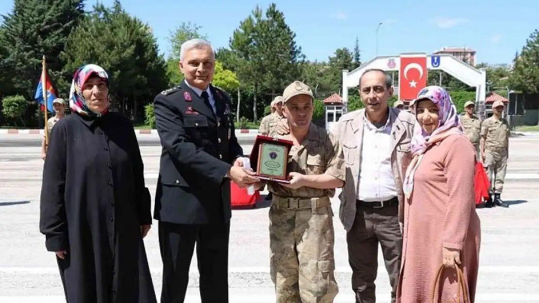 'Elazığ´da özel birey asker olmanın gururunu yaşadı'