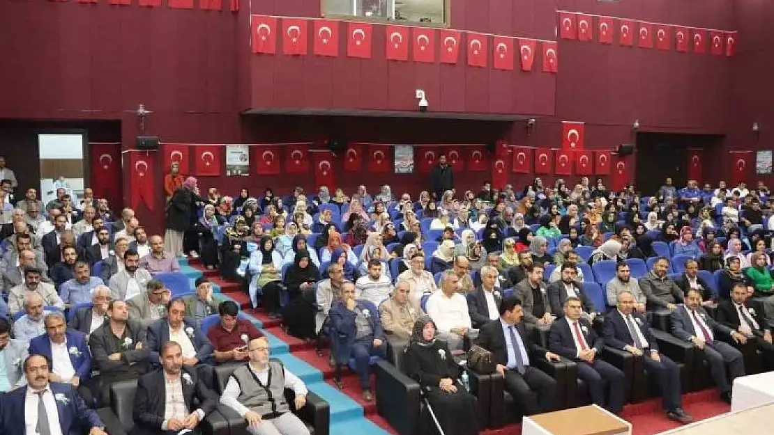 'Elazığ´da `Peygamberimiz, iman ve istikamet´ konulu konferans düzenlendi'