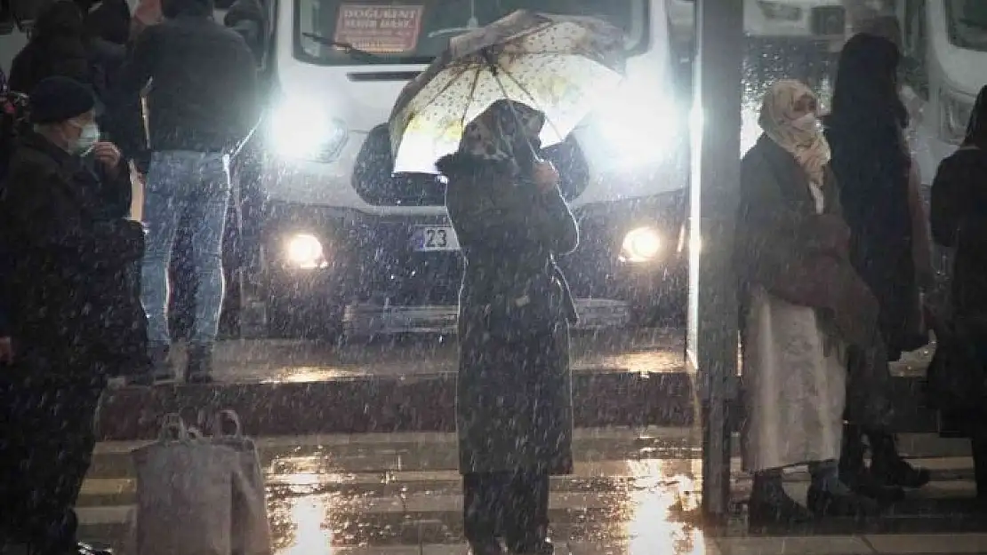 'Elazığ´da sağanak yağış etkili oldu'