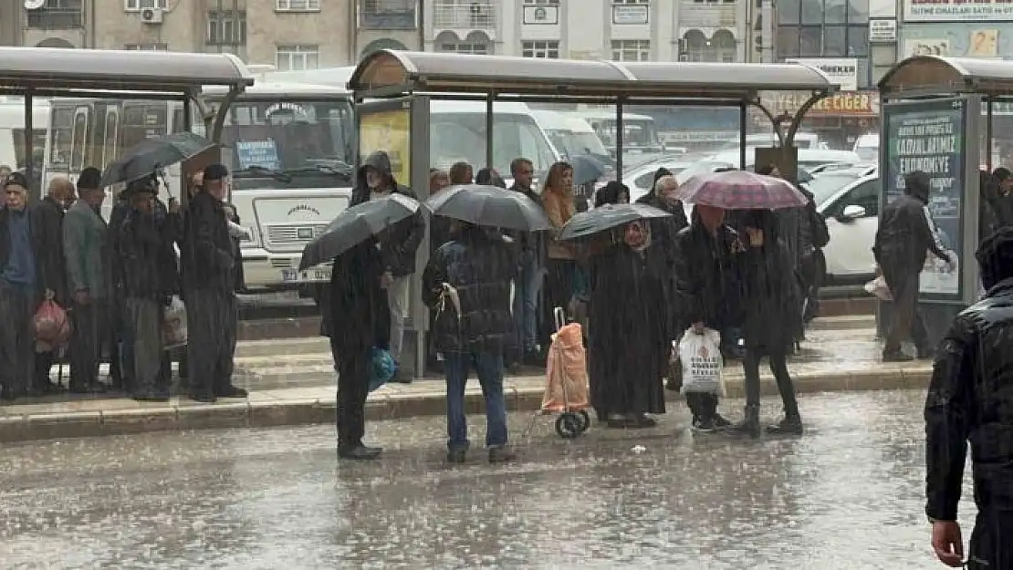 'Elazığ´da sağanak yağış etkili oldu'