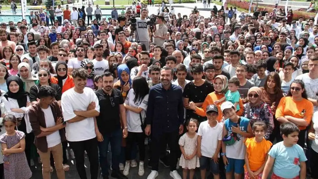 'Elazığ´da sınava girecek öğrencilere moral etkinliği'