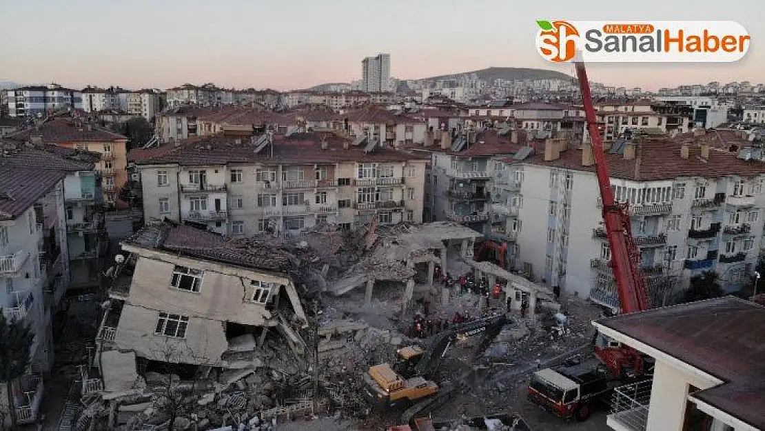 Elazığ'da süren enkaz çalışmaları havadan görüntülendi