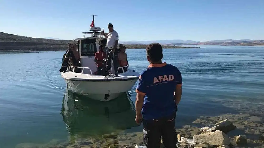 'Elazığ´da tekneyle birlikte suda kaybolan şahıs `ROW´  ile aranıyor'