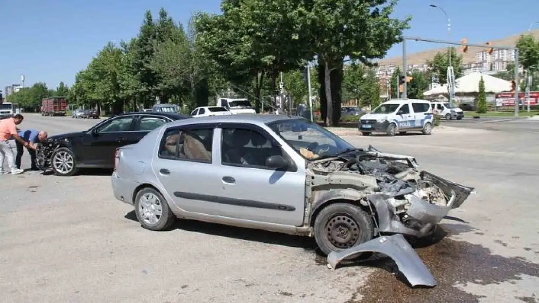 'Elazığ´da trafik kazası: 3 yaralı'