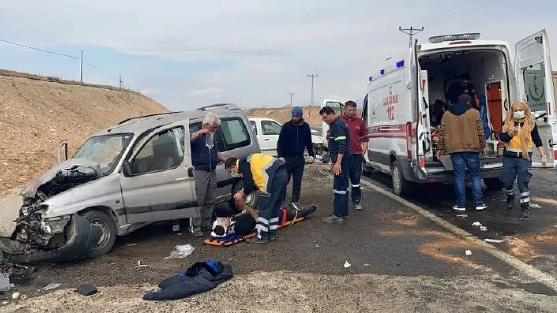 'Elazığ´da trafik kazası: 4´ü çocuk 8 yaralı'